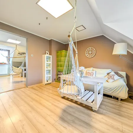 Swing & Serenity By Bookinghost * Wrocław