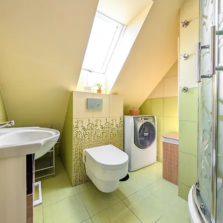 Swing & Serenity By Bookinghost *