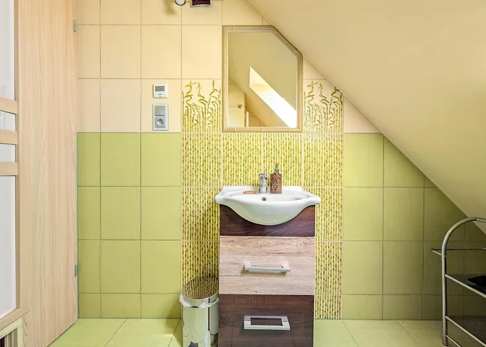 Swing & Serenity By Bookinghost Wroclaw