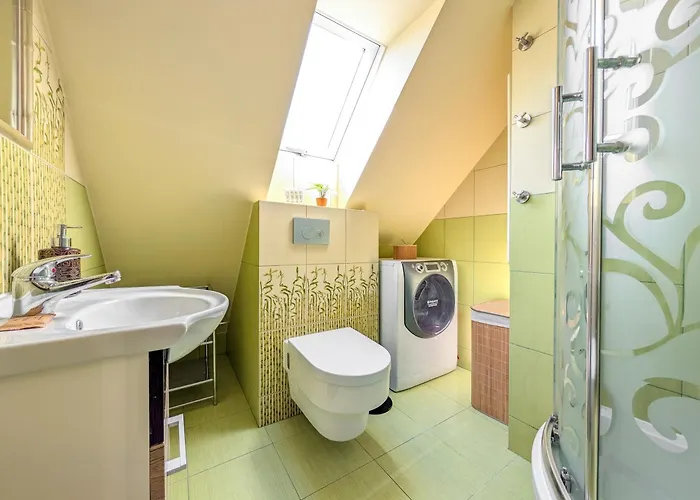 Swing & Serenity By Bookinghost *