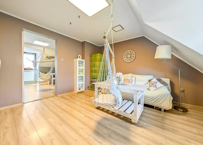 Swing & Serenity By Bookinghost * Wroclaw